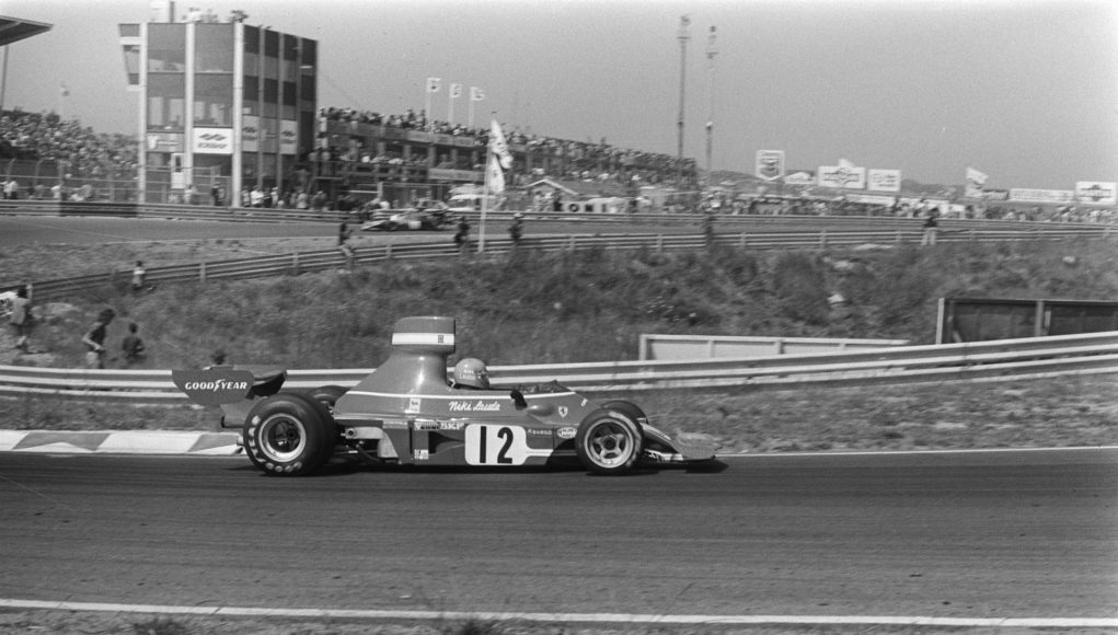 Niki_Lauda_at_1974_Dutch_Grand_Prix_(3)