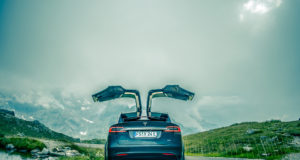 Tesla Model X, porno, Taylor Jackson