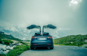 Pornos w Tesli, jejku, jejku! Tesla Model X, porno, Taylor Jackson