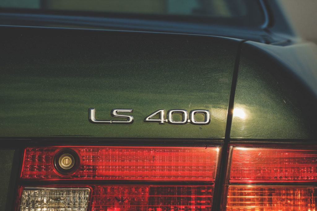 Lexus LS 400