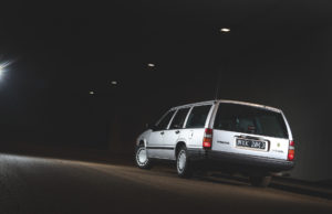 Wyrób rzemieślniczy Volvo 740 kombi tył