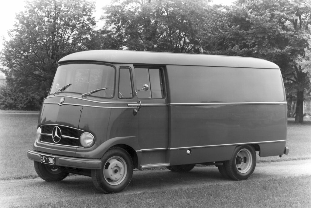 Mercedes L 319