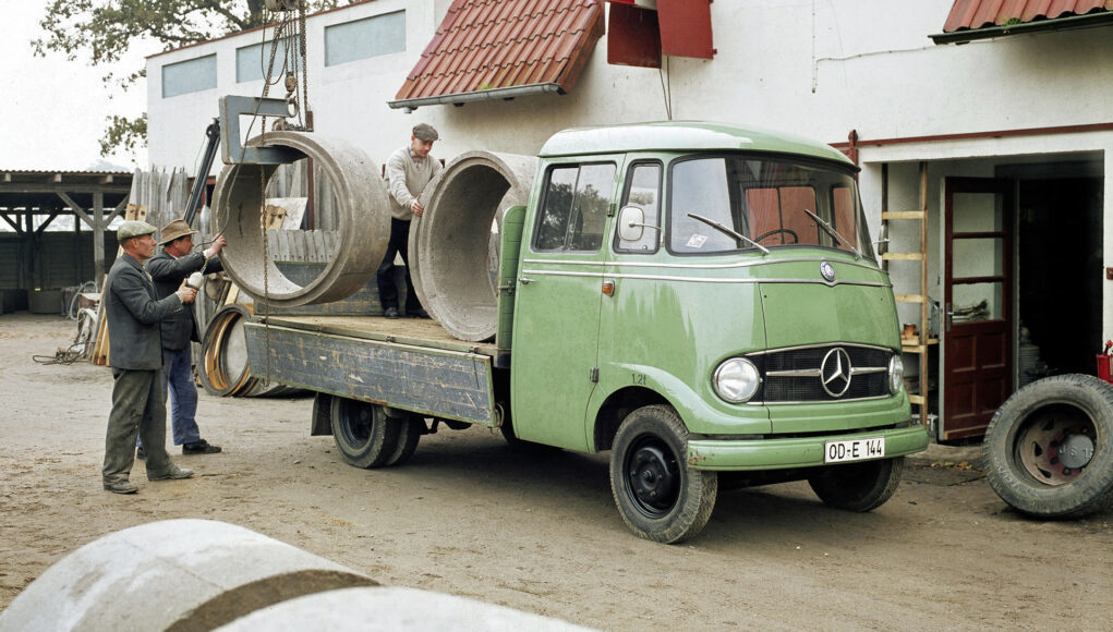 Mercedes L 319