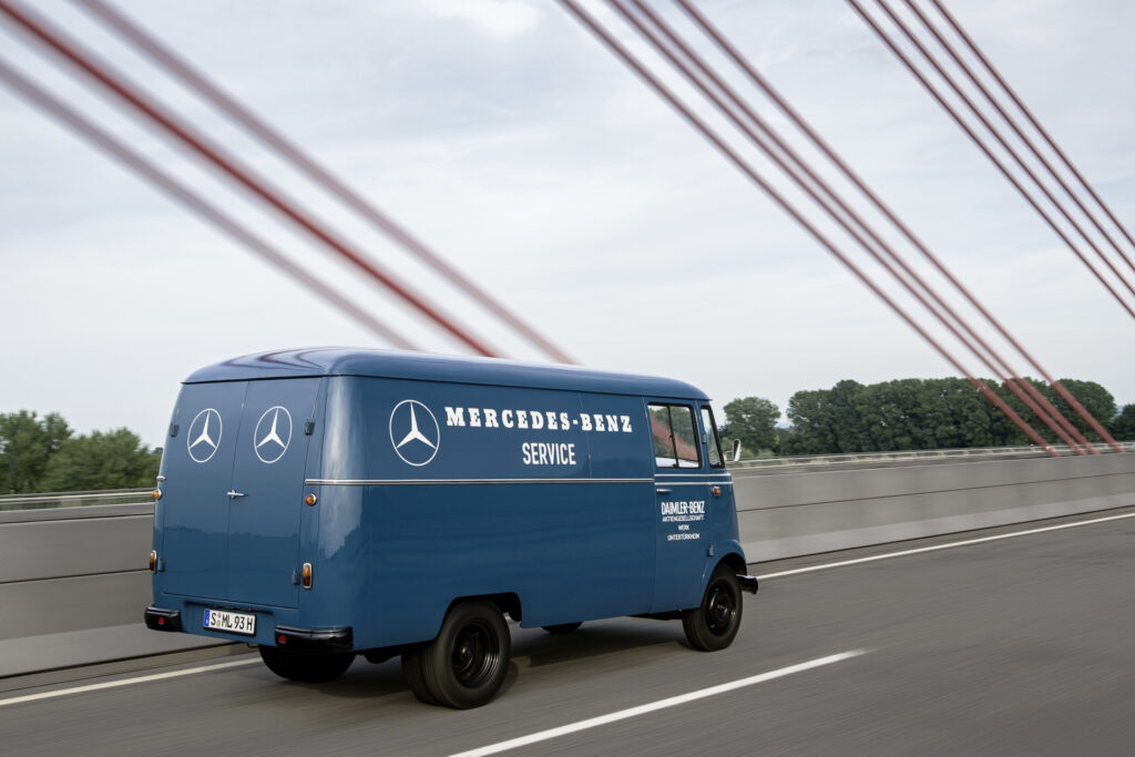 Mercedes L 319