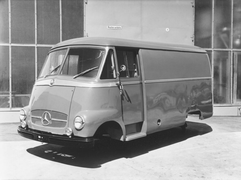 Mercedes L 319