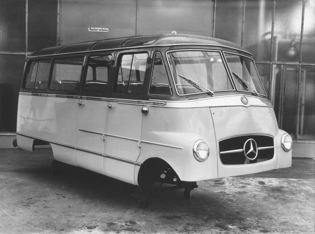 Mercedes L 319