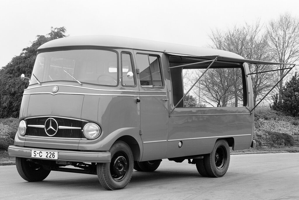 Mercedes L 319