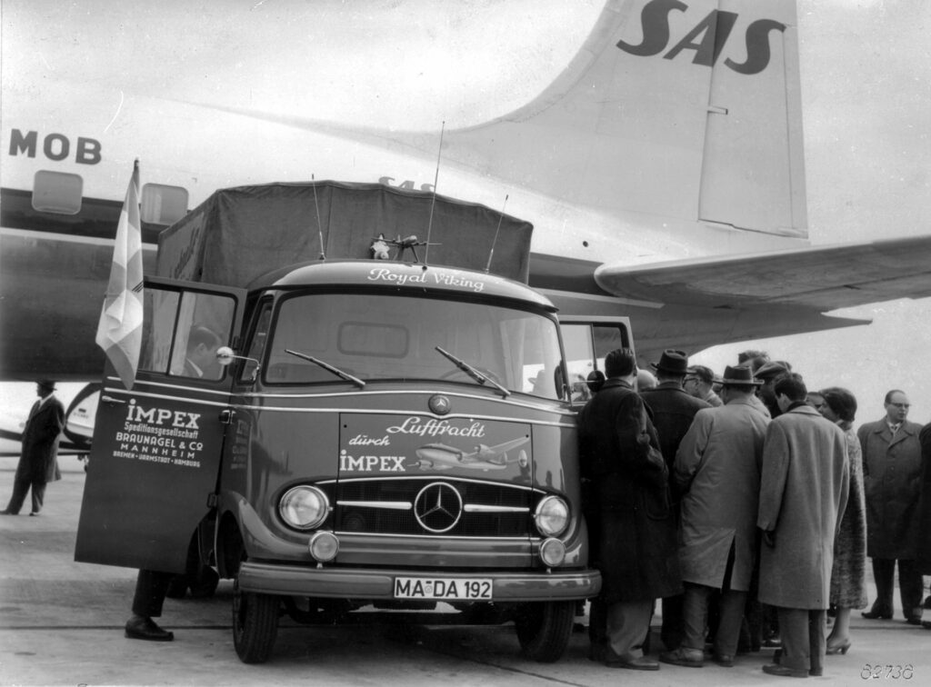 Mercedes L 319