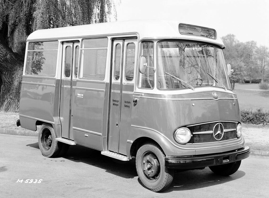 Mercedes L 319