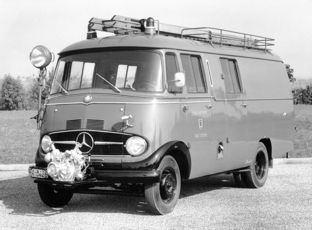 Mercedes L 319