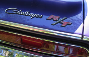 Wyścigowy gliniarz Dodge Challenger 426 Hemi